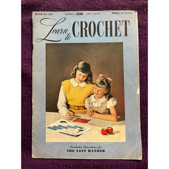 Crocheted pattern book 1940s hat purse gloves beadspread - Picture 1 of 16